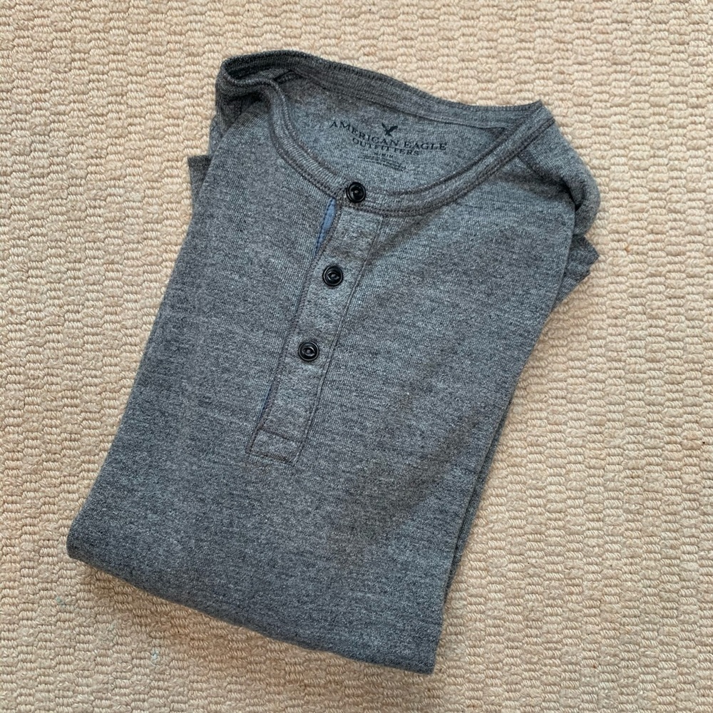 American Eagle Henley - Picture 2 of 3
